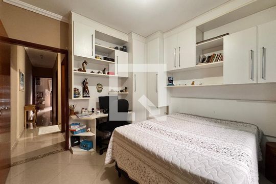 Quarto 1 de casa à venda com 3 quartos, 132m² em Parque São Vicente, Mauá