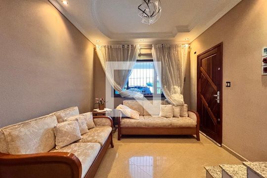 Sala de casa à venda com 3 quartos, 132m² em Parque São Vicente, Mauá