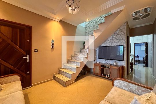 Casa à venda com 3 quartos, 132m² em Parque São Vicente, Mauá