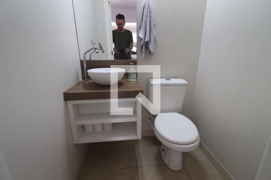 Banheiro garagem de casa à venda com 4 quartos, 204m² em Ideal, Novo Hamburgo