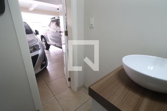 Banheiro garagem de casa à venda com 4 quartos, 204m² em Ideal, Novo Hamburgo