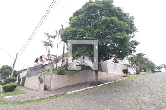 Fachada de casa à venda com 4 quartos, 204m² em Ideal, Novo Hamburgo