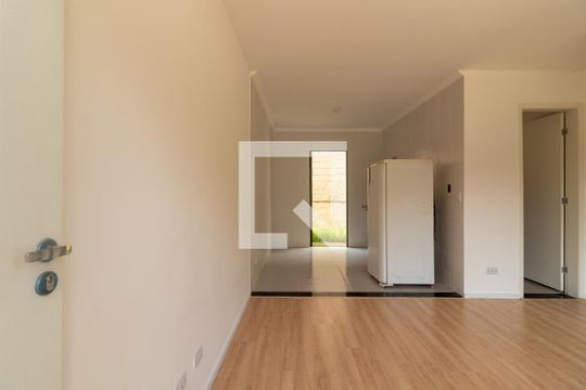 Casa de Condomínio para alugar com 2 quartos, 50m² em Chácara Ondas Verdes, Cotia