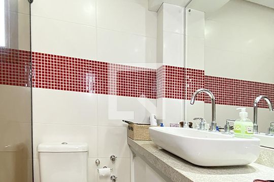 Banheiro de apartamento à venda com 3 quartos, 86m² em Centro, São Leopoldo