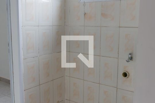 Lavanderia de casa para alugar com 2 quartos, 49m² em Km 18, Osasco
