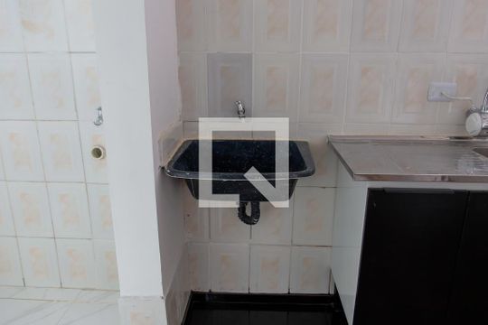 Lavanderia de casa para alugar com 2 quartos, 49m² em Km 18, Osasco