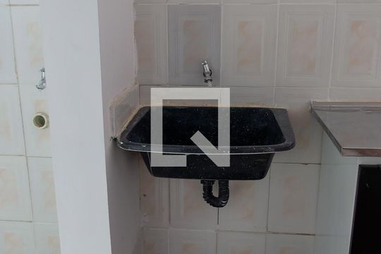 Lavanderia de casa para alugar com 2 quartos, 49m² em Km 18, Osasco