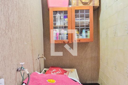 Área de Serviço de casa à venda com 4 quartos, 240m² em Vila Cavaton, São Paulo