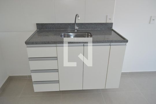 Cozinha de apartamento para alugar com 1 quarto, 25m² em Ipiranga, São Paulo