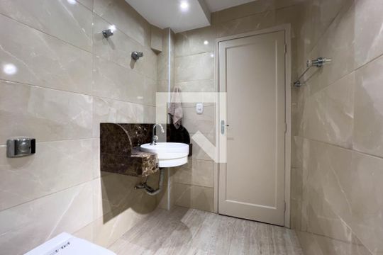 Banheiro de apartamento à venda com 2 quartos, 53m² em Paraíso, São Paulo