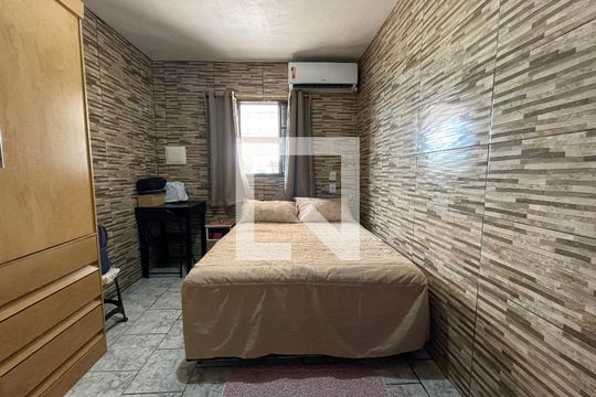 Quarto de casa à venda com 2 quartos, 70m² em Campina, São Leopoldo