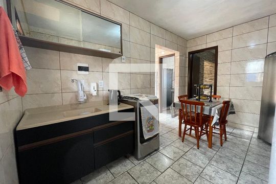 Cozinha de casa à venda com 2 quartos, 70m² em Campina, São Leopoldo