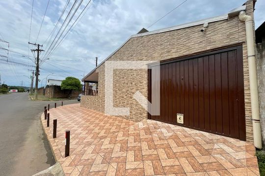Fachada de casa à venda com 2 quartos, 70m² em Campina, São Leopoldo