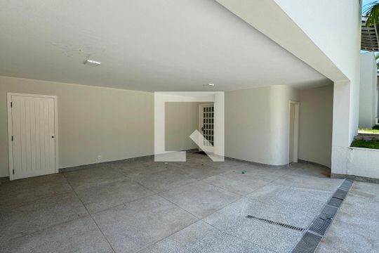 Garagem de casa de condomínio à venda com 3 quartos, 500m² em Alphaville, Santana de Parnaíba