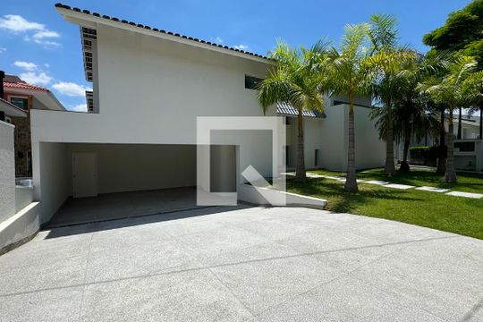 Garagem de casa de condomínio à venda com 3 quartos, 500m² em Alphaville, Santana de Parnaíba