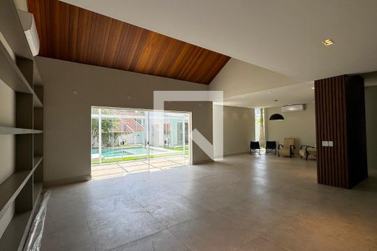 Sala de casa de condomínio à venda com 3 quartos, 500m² em Alphaville, Santana de Parnaíba