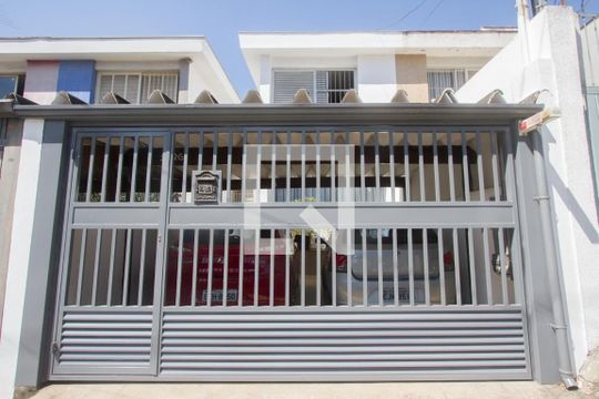Fachada de casa à venda com 5 quartos, 200m² em Brooklin, São Paulo