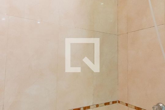 Banheiro de casa de condomínio para alugar com 2 quartos, 69m² em Parada Xv de Novembro, São Paulo