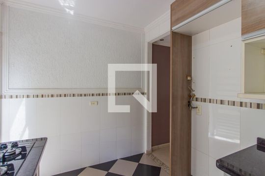 Cozinha de casa de condomínio para alugar com 2 quartos, 69m² em Parada Xv de Novembro, São Paulo