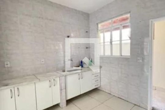 Banheiro de casa à venda com 3 quartos, 225m² em Alvorada, Contagem