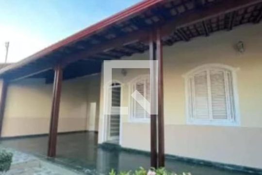 Fachada de casa à venda com 3 quartos, 225m² em Alvorada, Contagem