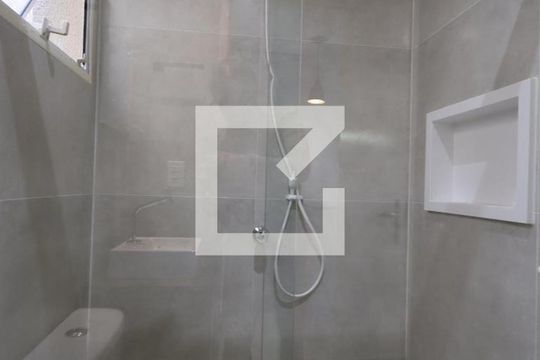 Banheiro de kitnet/studio para alugar com 1 quarto, 27m² em Vila Formosa, São Paulo