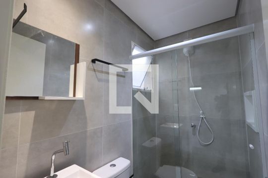 Banheiro de kitnet/studio para alugar com 1 quarto, 27m² em Vila Formosa, São Paulo