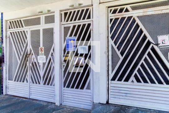 Fachada de casa para alugar com 1 quarto, 60m² em Jardim Paraguacu, São Paulo