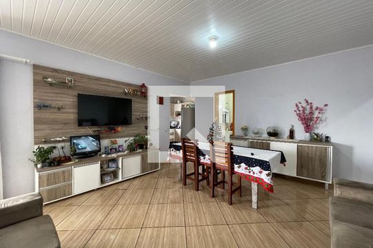 Sala de casa à venda com 4 quartos, 550m² em Campestre, São Leopoldo