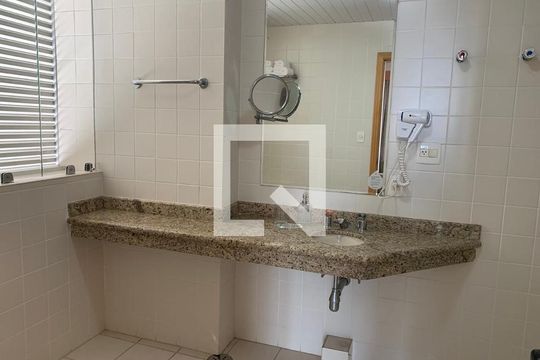 Banheiro de apartamento à venda com 1 quarto, 49m² em Santana, São Paulo