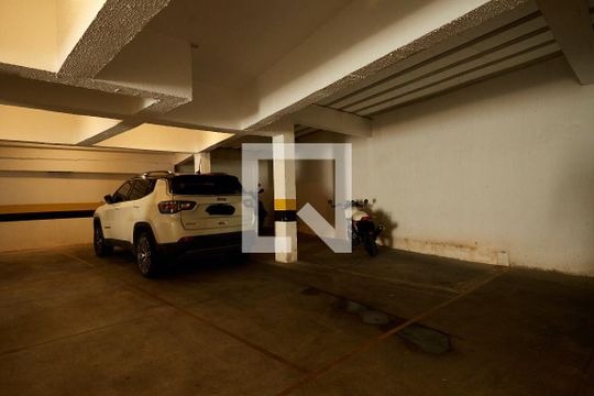 Garagem de apartamento à venda com 3 quartos, 220m² em Colégio Batista, Belo Horizonte