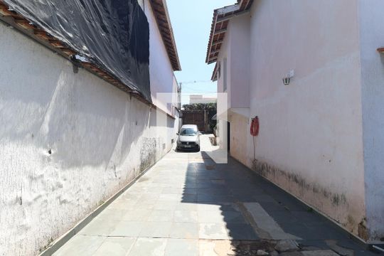 Quintal / Garagem de casa para alugar com 5 quartos, 384m² em Tremembé, São Paulo