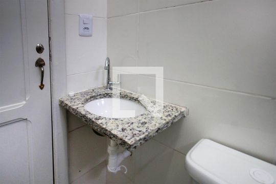 Banheiro de apartamento para alugar com 2 quartos, 90m² em Concórdia, Belo Horizonte