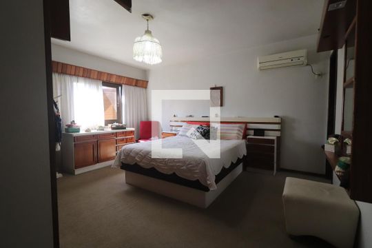Suíte de casa à venda com 5 quartos, 290m² em Primavera, Novo Hamburgo