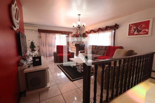 Casa à venda com 5 quartos, 290m² em Primavera, Novo Hamburgo