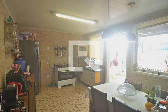Cozinha de casa de condomínio à venda com 2 quartos, 80m² em Mato Grande, Canoas