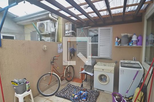 Área de serviço de casa de condomínio à venda com 2 quartos, 80m² em Mato Grande, Canoas