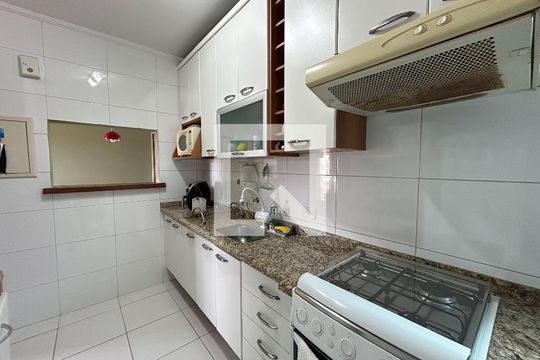 Cozinha de apartamento à venda com 2 quartos, 65m² em Vila Campo Grande, São Paulo