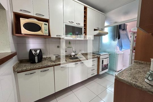 Cozinha de apartamento à venda com 2 quartos, 65m² em Vila Campo Grande, São Paulo