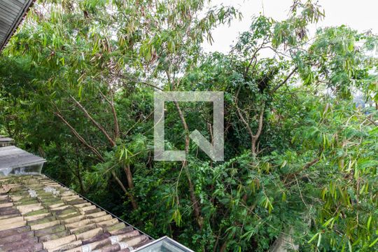 Vista Quarto 2 de casa de condomínio à venda com 3 quartos, 136m² em Jardim Maria Duarte, São Paulo
