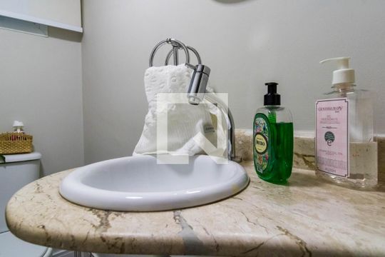 Lavabo de casa de condomínio à venda com 3 quartos, 136m² em Jardim Maria Duarte, São Paulo