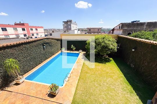 Área comum de casa à venda com 4 quartos, 480m² em Eldorado, Contagem
