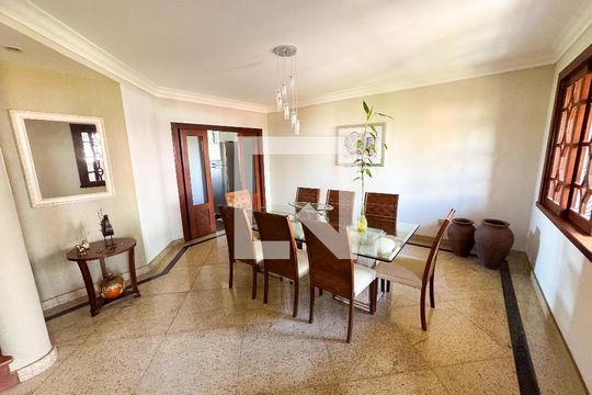 Sala de casa à venda com 4 quartos, 480m² em Eldorado, Contagem