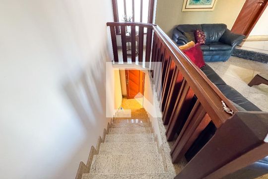 Sala de casa à venda com 4 quartos, 480m² em Eldorado, Contagem
