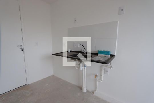 Cozinha de apartamento para alugar com 1 quarto, 27m² em Cidade Satelite Santa Barbara, São Paulo