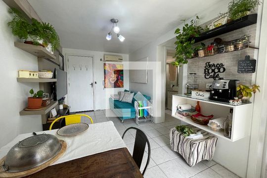 sala de apartamento à venda com 2 quartos, 60m² em São Miguel, São Leopoldo