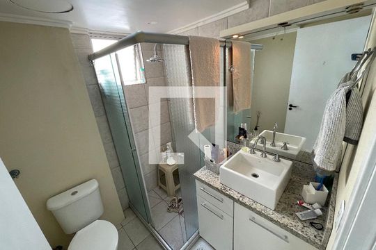 Banheiro de apartamento à venda com 2 quartos, 60m² em São Miguel, São Leopoldo