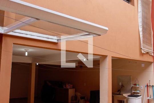 Área comum de casa à venda com 3 quartos, 214m² em Jardim Roberto, Osasco