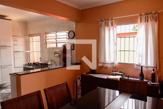 Cozinha de casa à venda com 3 quartos, 214m² em Jardim Roberto, Osasco