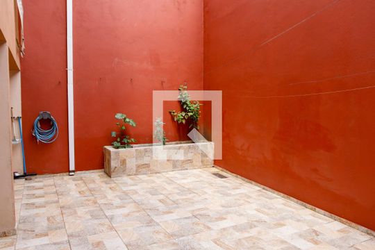 Área comum de casa à venda com 3 quartos, 214m² em Jardim Roberto, Osasco